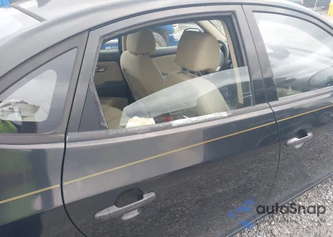 2010 Hyundai Elantra Gls z USA, uszkodzony, nr VIN KMHDU4AD8AU173480